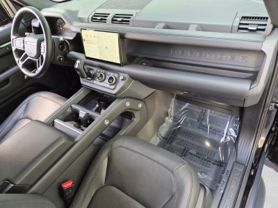 2025 Land Rover Defender 130 P400 X-Dynamic SE