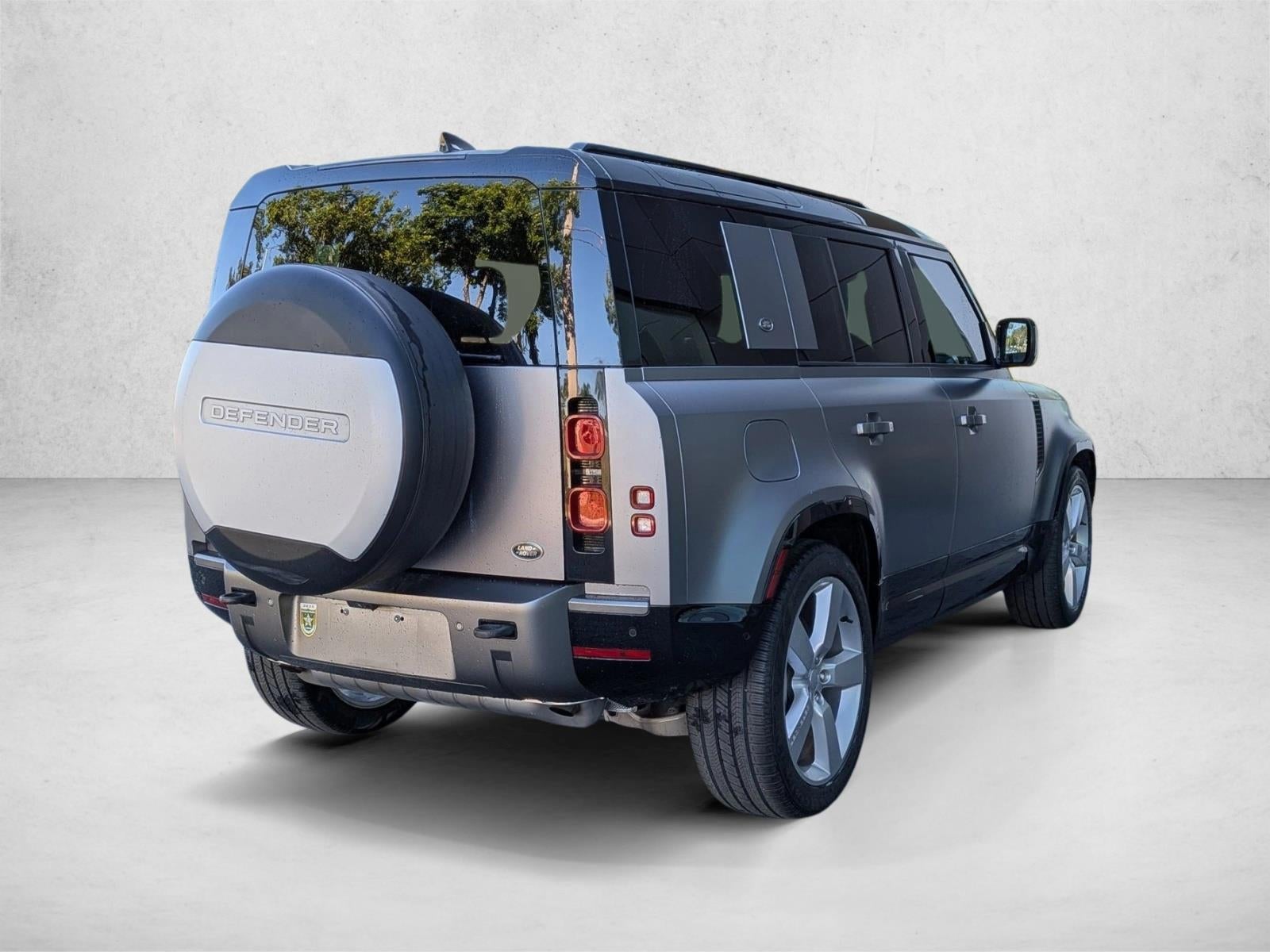 2022 Land Rover Defender 110 X-Dynamic HSE AWD