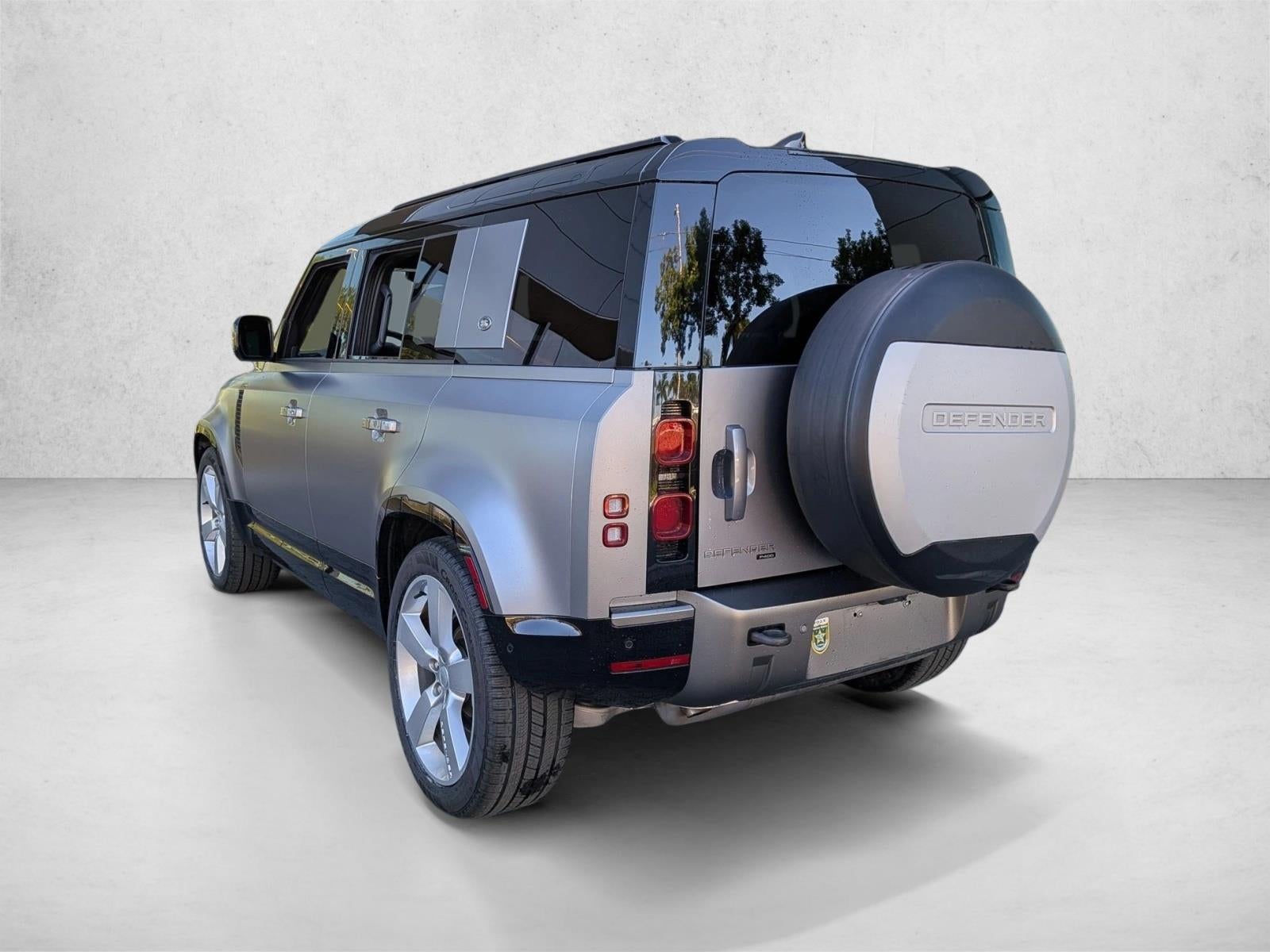 2022 Land Rover Defender 110 X-Dynamic HSE AWD