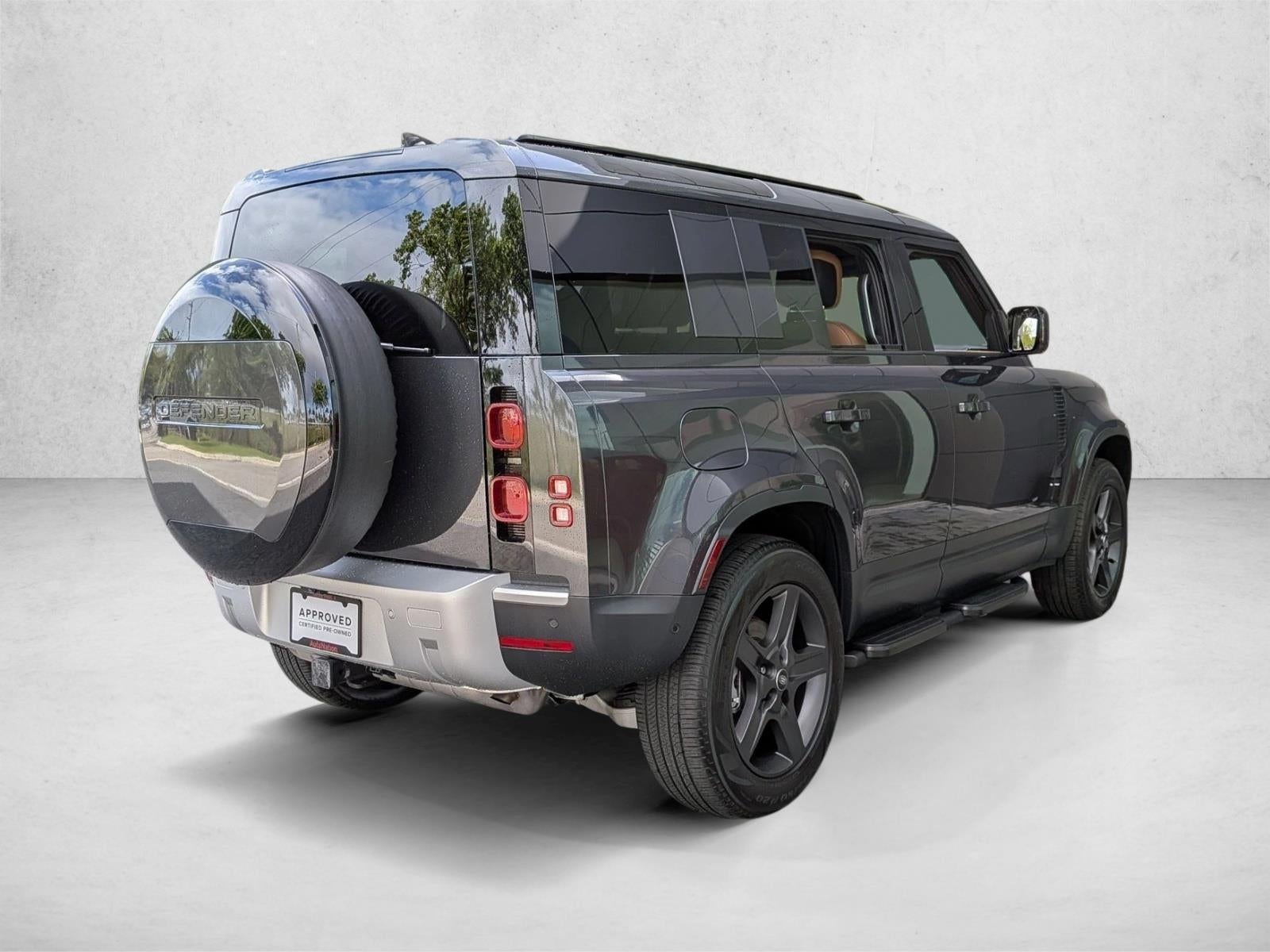 2025 Land Rover Defender 110 P300 S