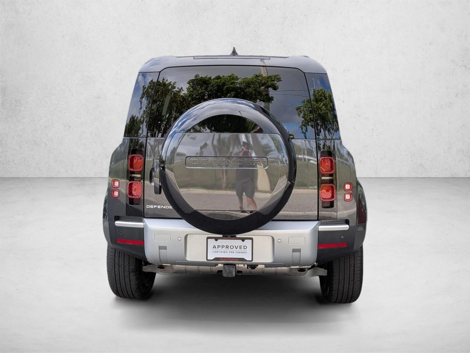 2025 Land Rover Defender 110 P300 S