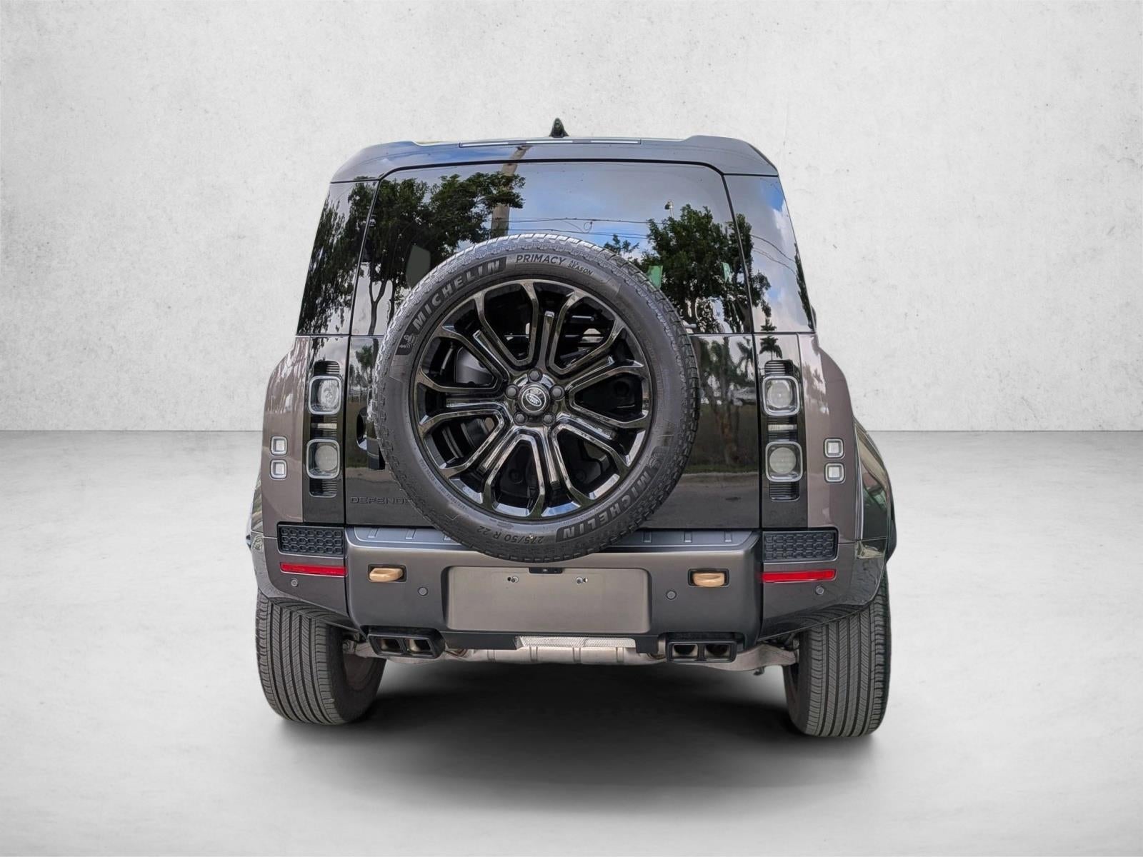 2025 Land Rover Defender 110 P635 OCTA