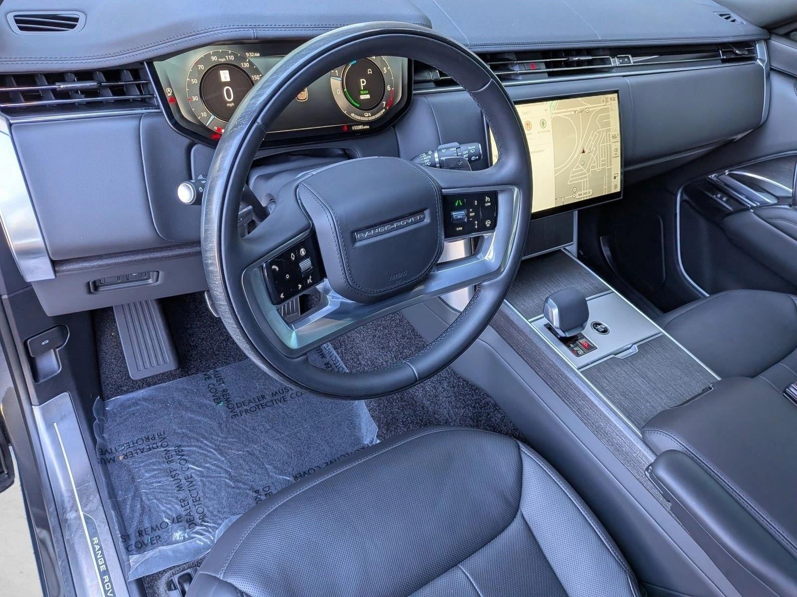 2025 Land Rover Range Rover P550e SE SWB