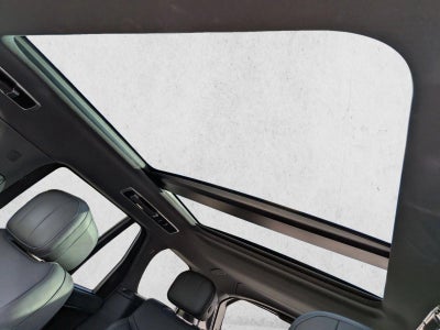 2025 Land Rover Range Rover P550e SE SWB