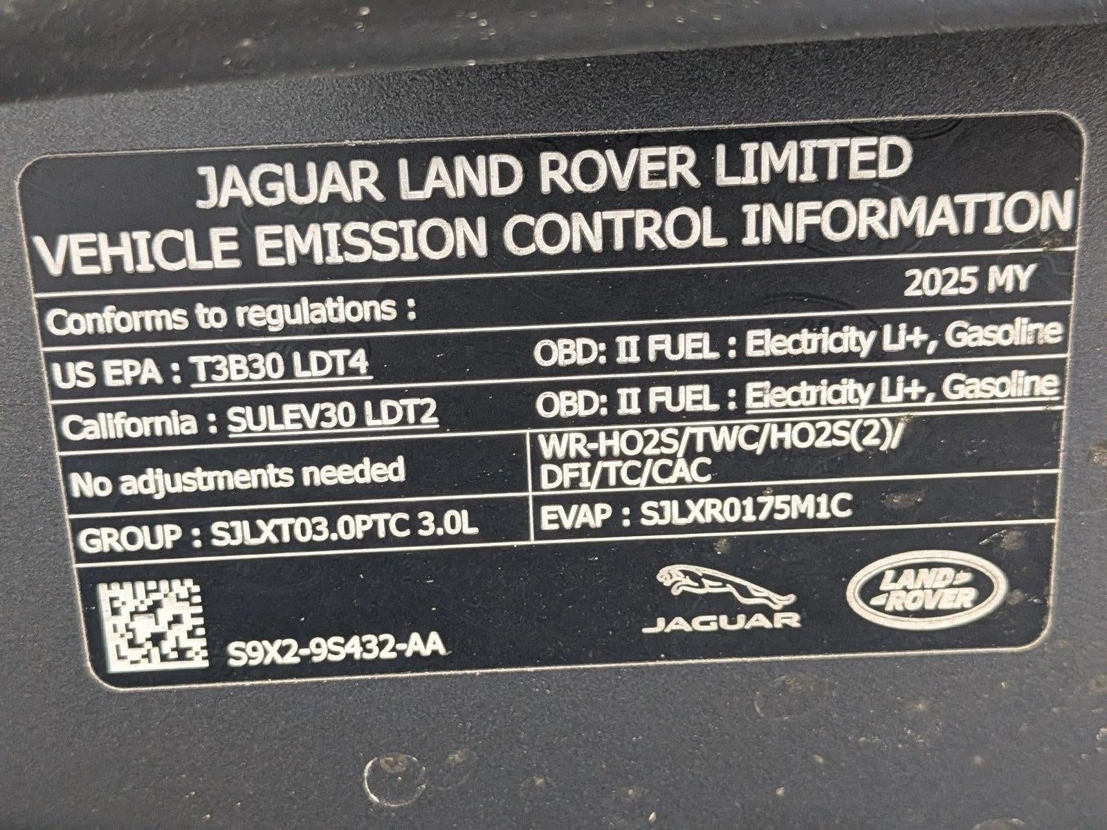 2025 Land Rover Range Rover P550e SE SWB