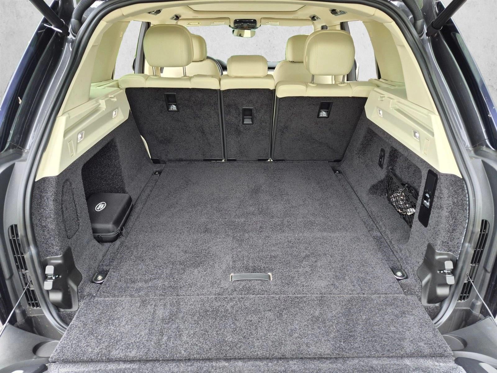 2023 Land Rover Range Rover P400 SE SWB