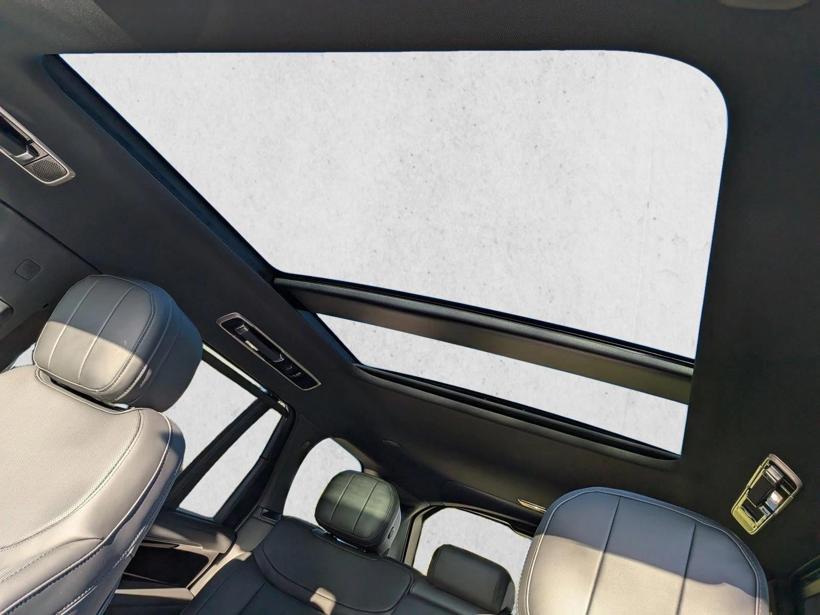 2025 Land Rover Range Rover P400 SE LWB 7 Seat