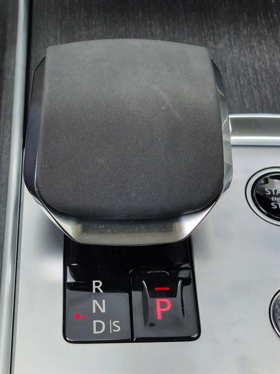 2023 Land Rover Range Rover P400 SE LWB 7 Seat
