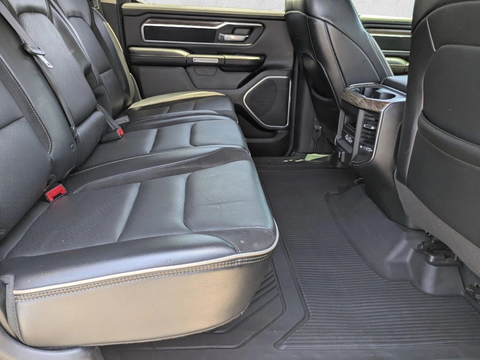 2019 RAM 1500 Laramie 4x2 Crew Cab 5'7" Box