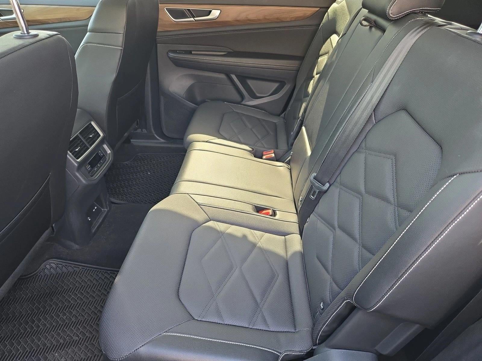 2024 Volkswagen Atlas 2.0T SE w/Technology FWD