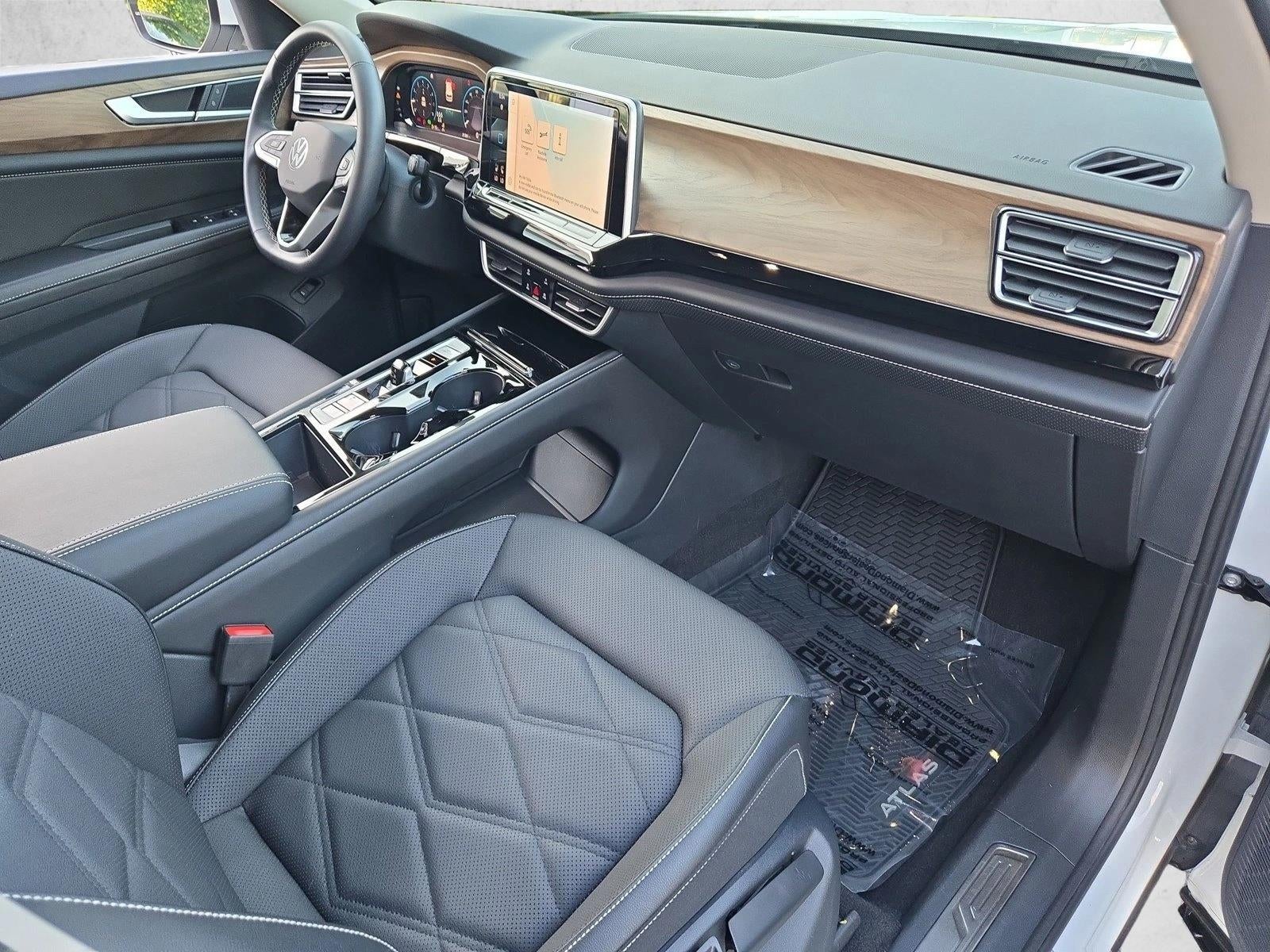 2024 Volkswagen Atlas 2.0T SE w/Technology FWD
