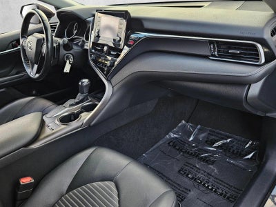 2022 Toyota Camry SE Auto (SE)