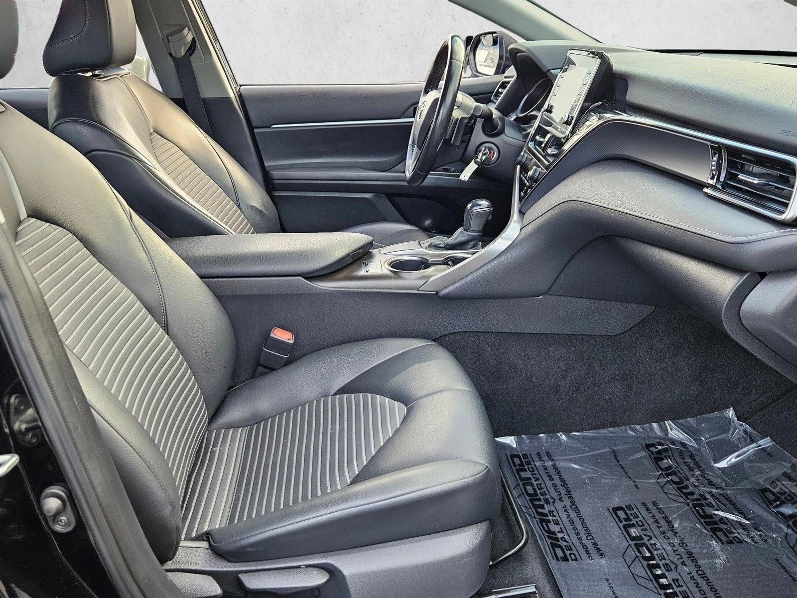 2022 Toyota Camry SE Auto (SE)