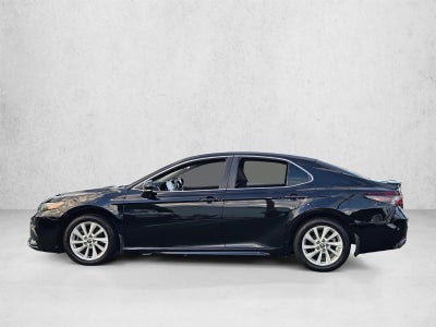 2022 Toyota Camry SE Auto (SE)