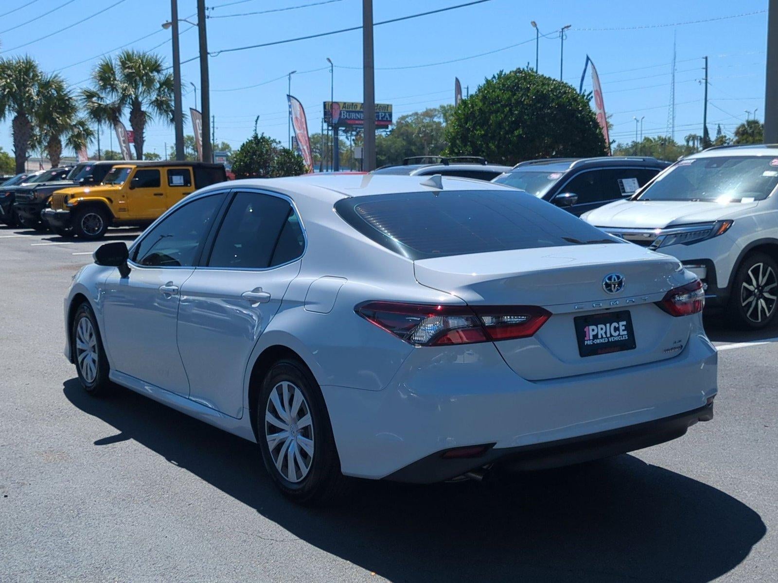 2022 Toyota Camry Hybrid LE CVT (Natl)