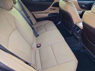 2021 Lexus ES 300h Ultra Luxury FWD
