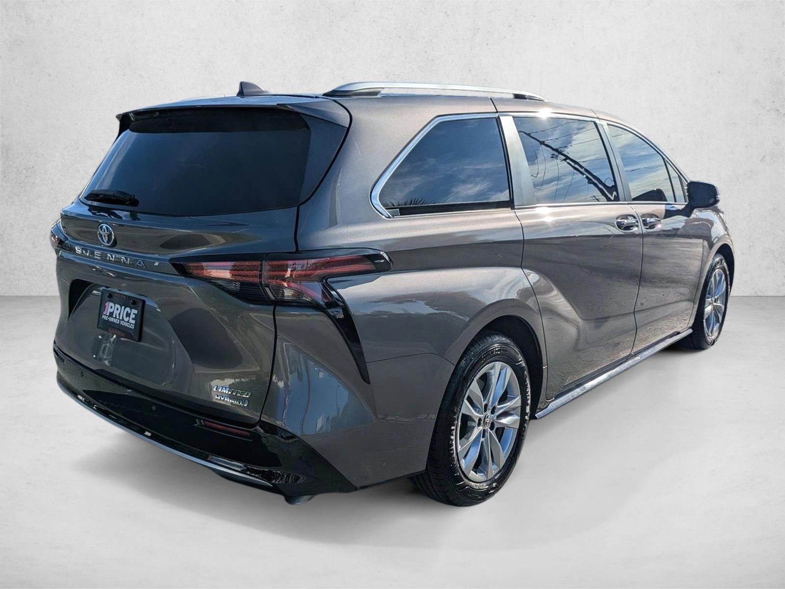 2023 Toyota Sienna Limited FWD 7-Passenger (GS)