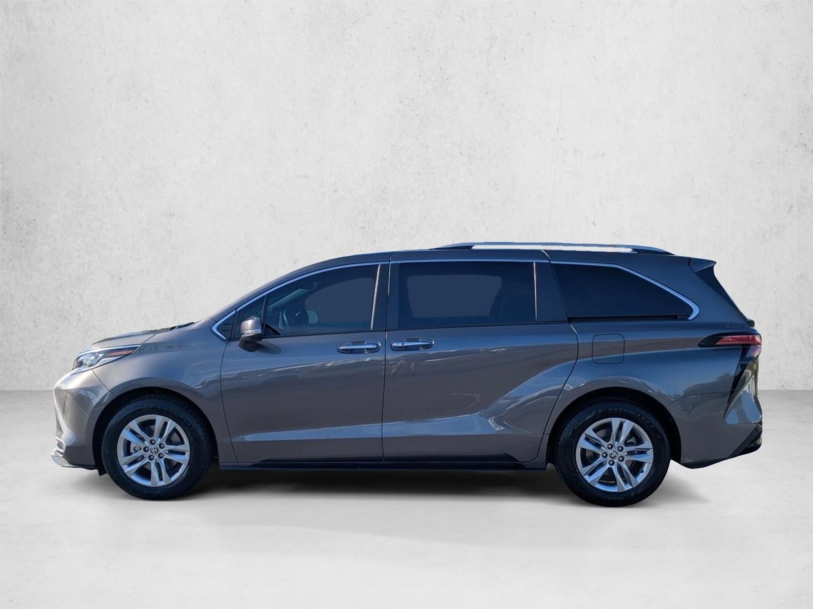 2023 Toyota Sienna Limited FWD 7-Passenger (GS)