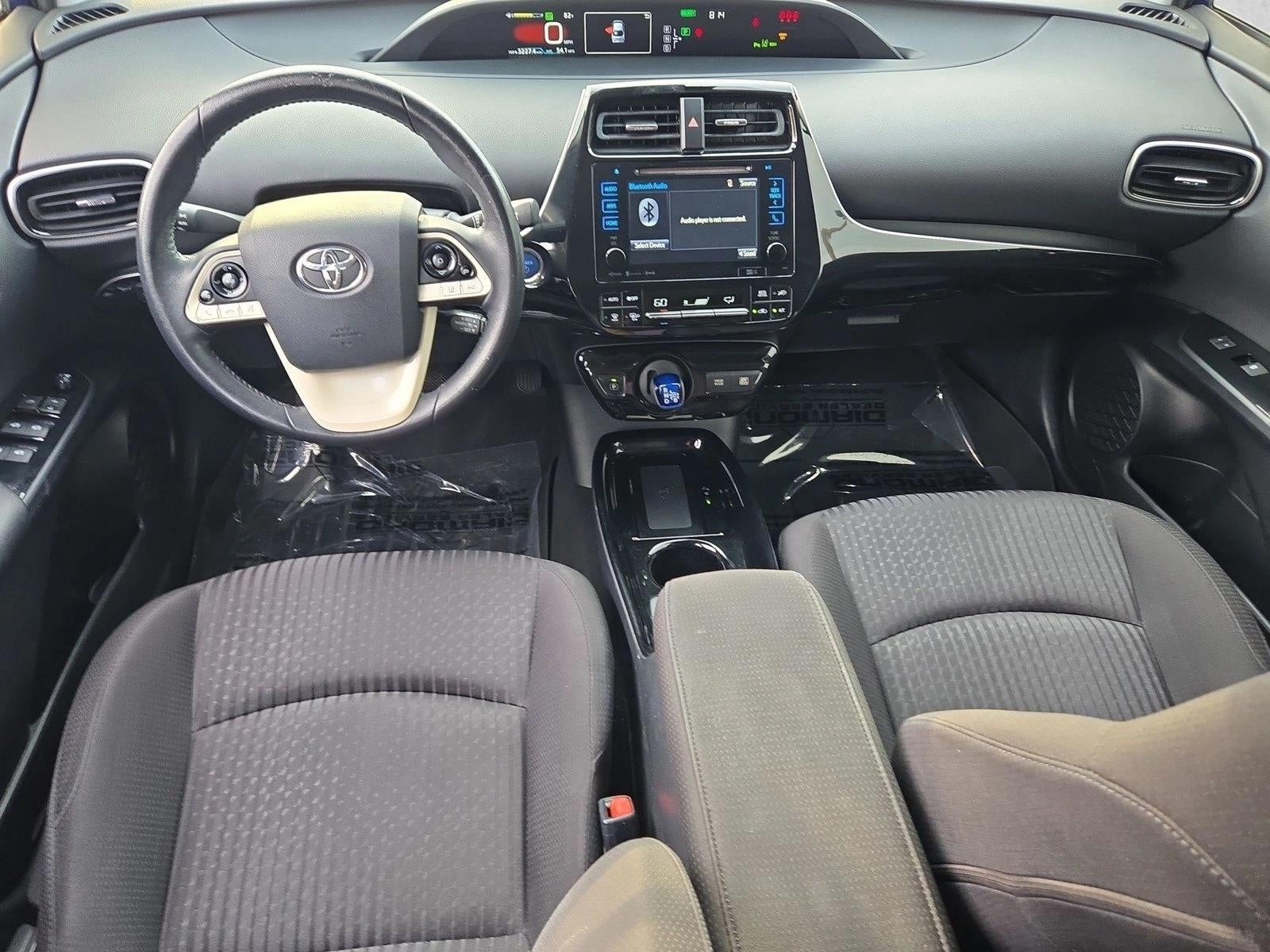 2017 Toyota Prius Three (Natl)