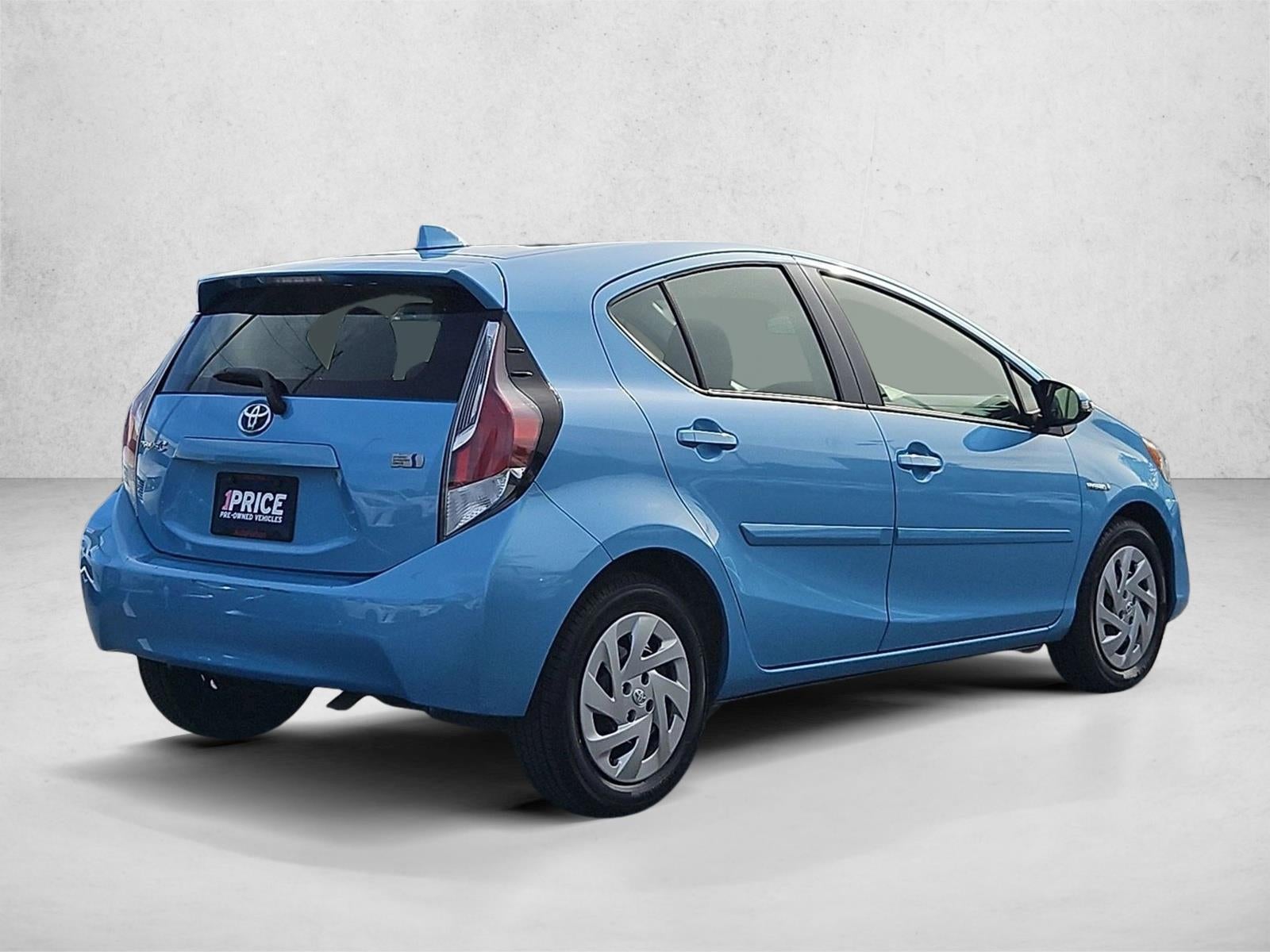 2015 Toyota Prius c 5dr HB Two (Natl)