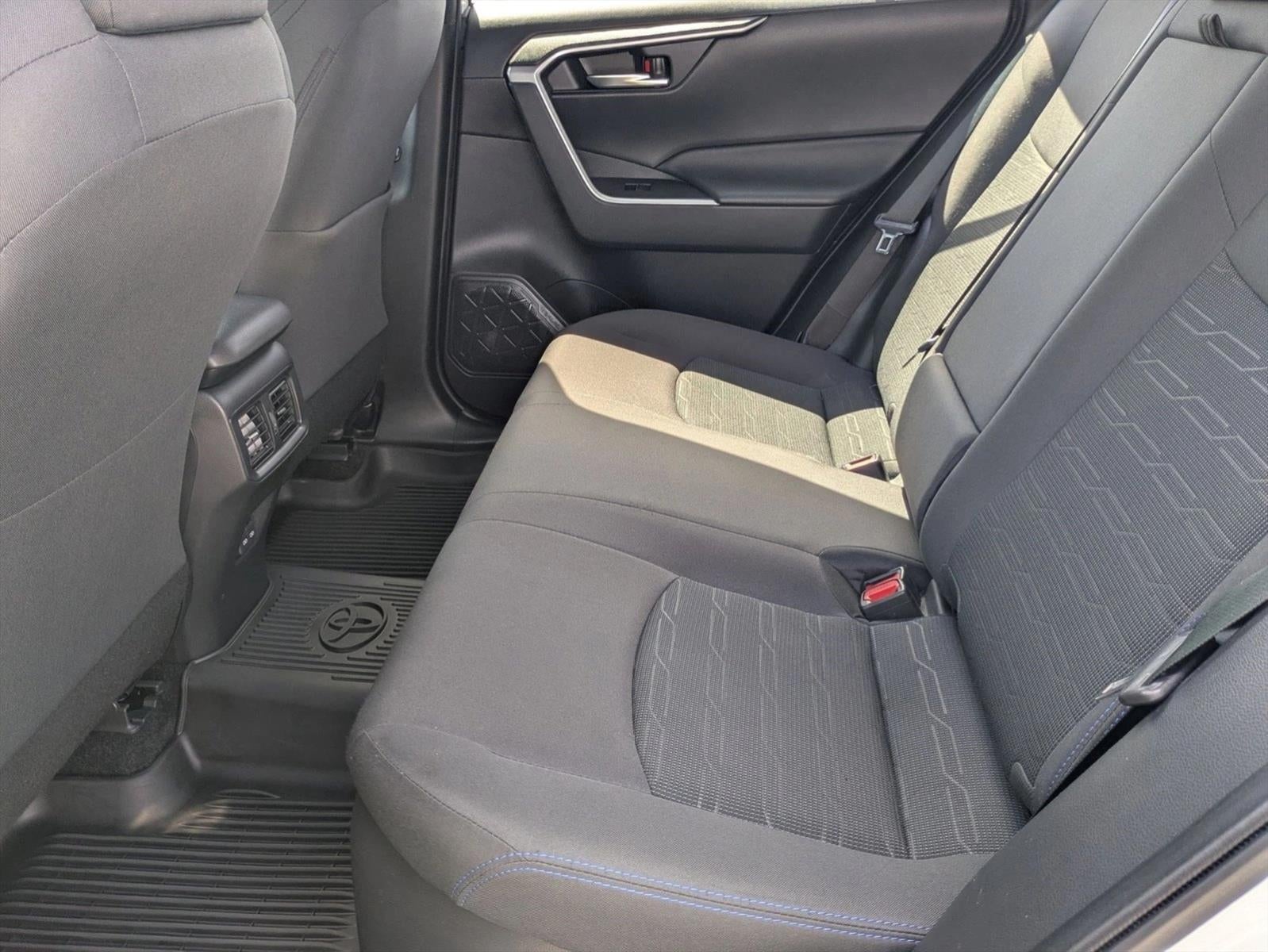 2022 Toyota RAV4 Hybrid SE AWD (Natl)