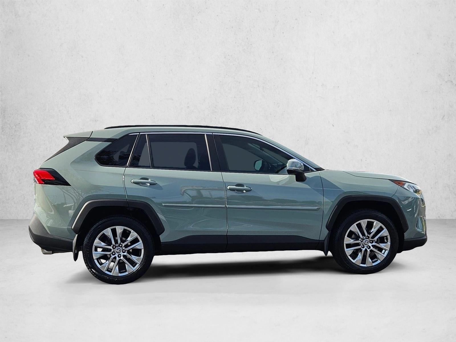 2020 Toyota RAV4 XLE Premium AWD (Natl)
