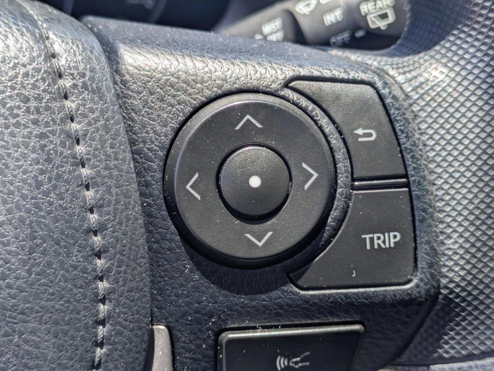 2017 Toyota RAV4 LE FWD (GS)