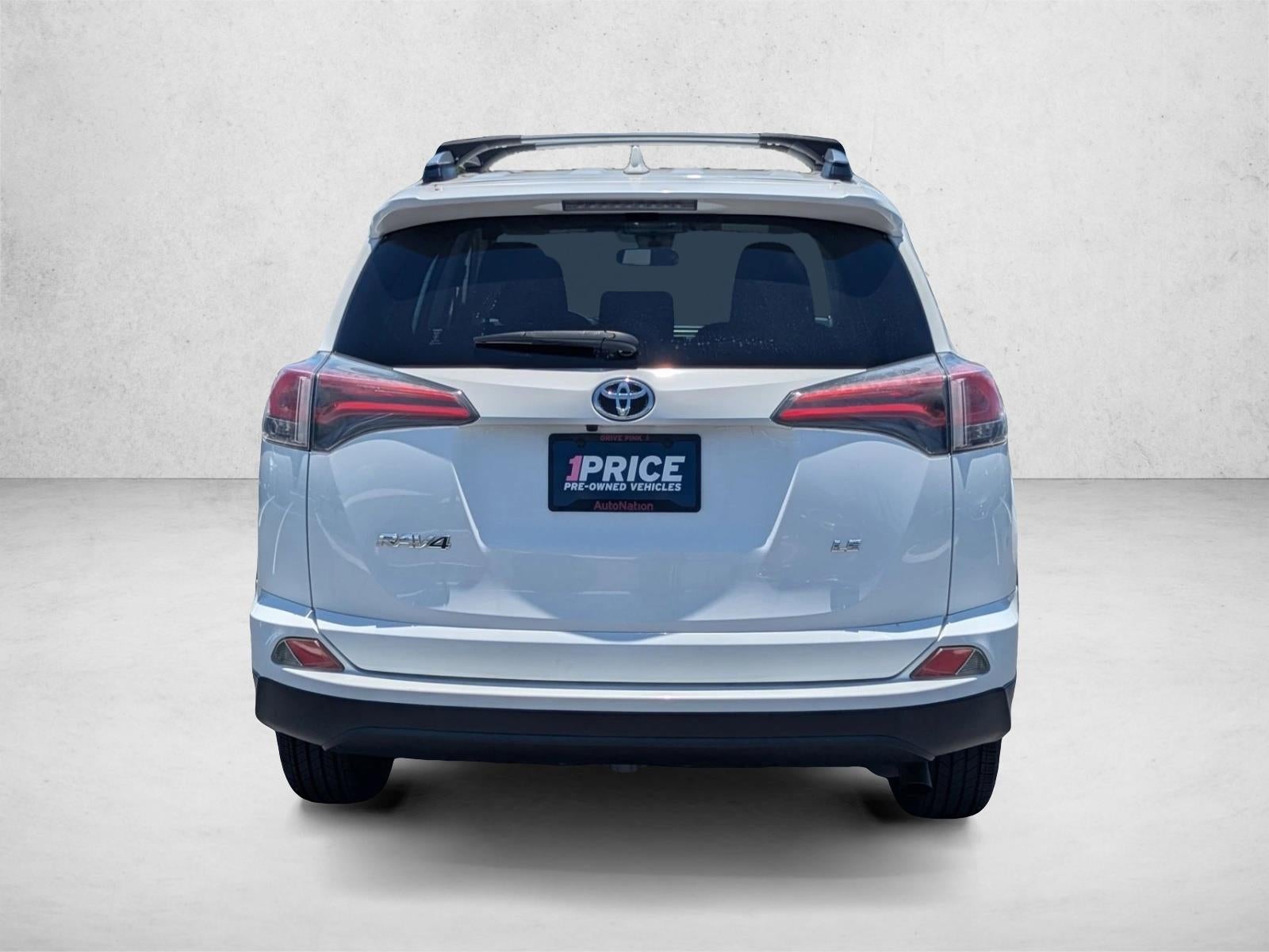 2017 Toyota RAV4 LE FWD (GS)