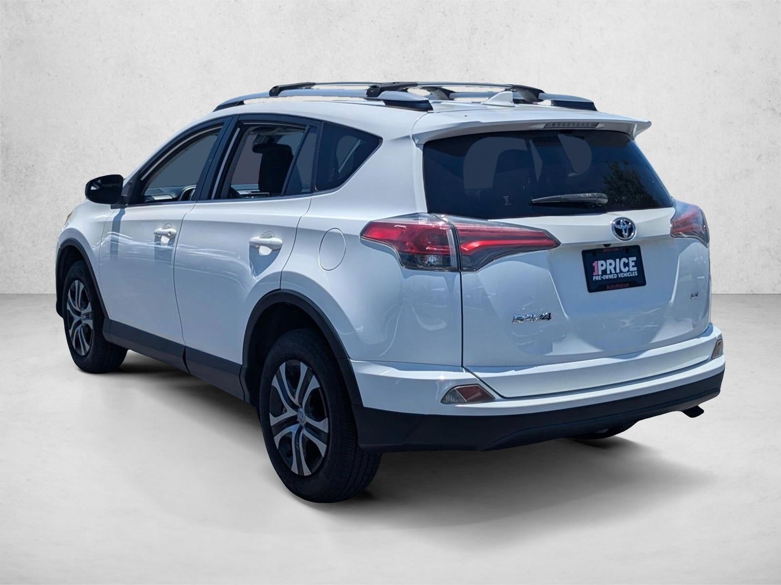 2017 Toyota RAV4 LE FWD (GS)