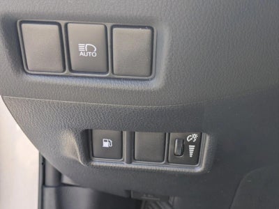 2019 Toyota C-HR XLE FWD (Natl)