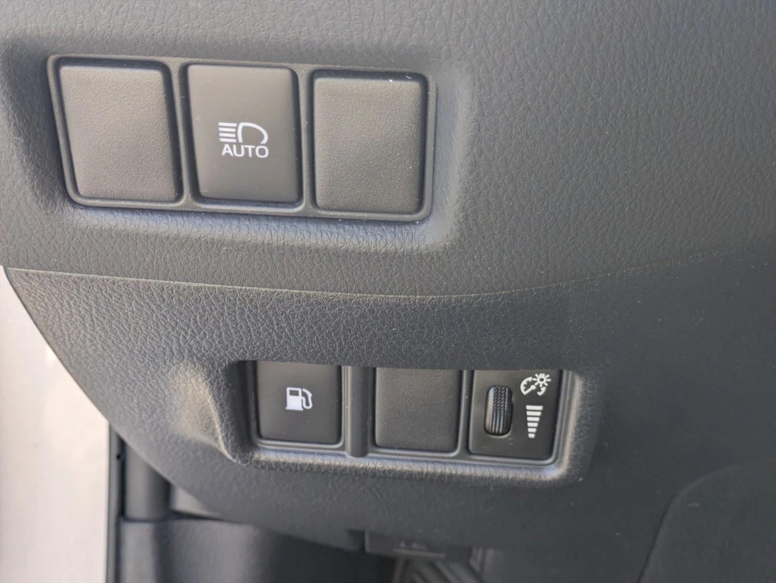 2019 Toyota C-HR XLE FWD (Natl)