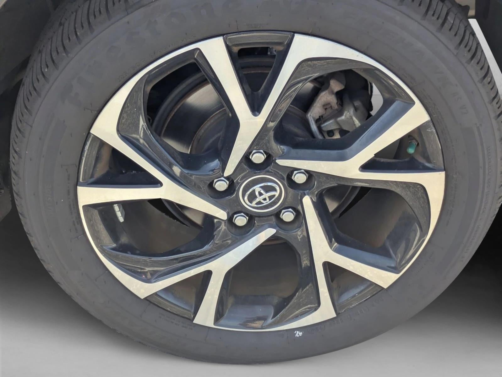 2019 Toyota C-HR XLE FWD (Natl)