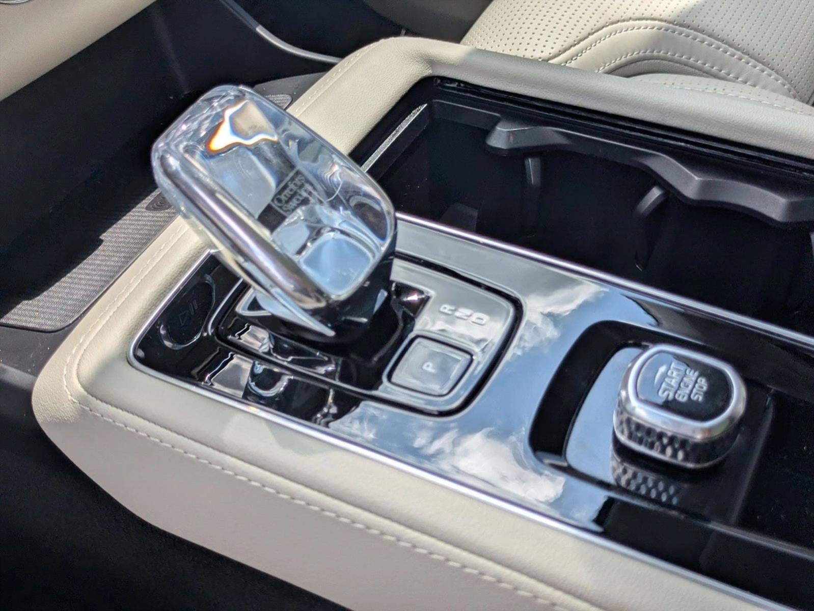 2025 Volvo XC90 Plug-In Hybrid 2025.5 T8 AWD Ultra 7-Seater
