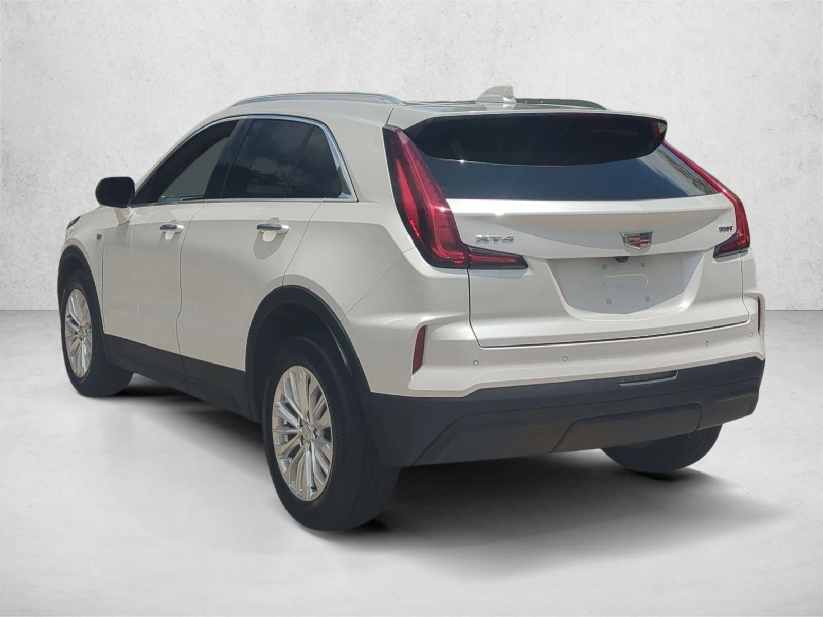 2024 Cadillac XT4 FWD 4dr Luxury