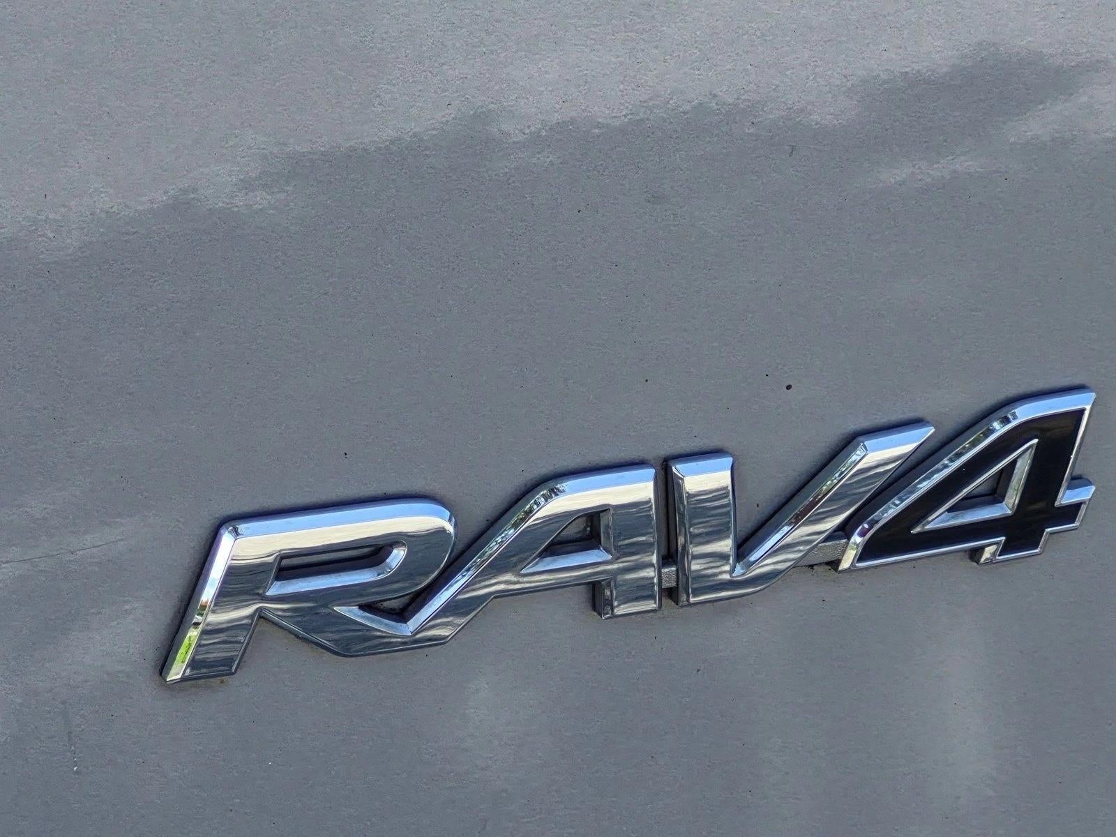 2018 Toyota RAV4 XLE FWD (GS)
