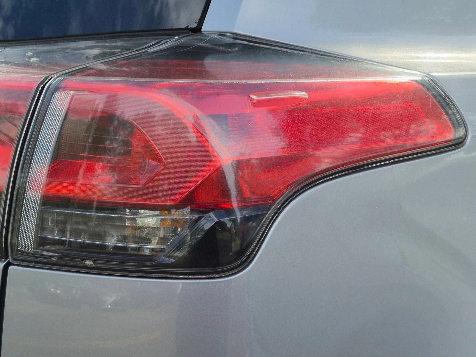 2018 Toyota RAV4 XLE FWD (GS)