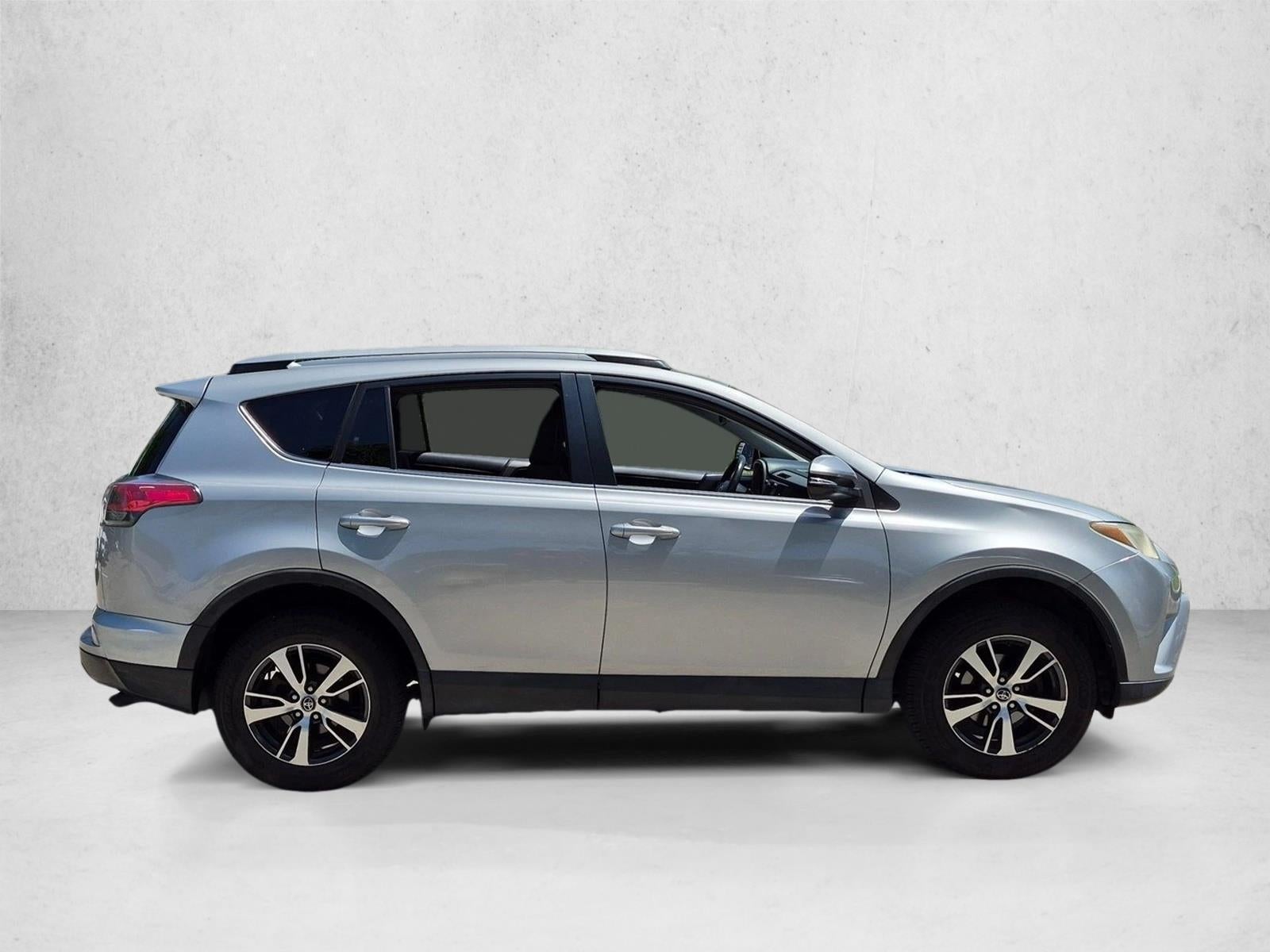 2018 Toyota RAV4 XLE FWD (GS)