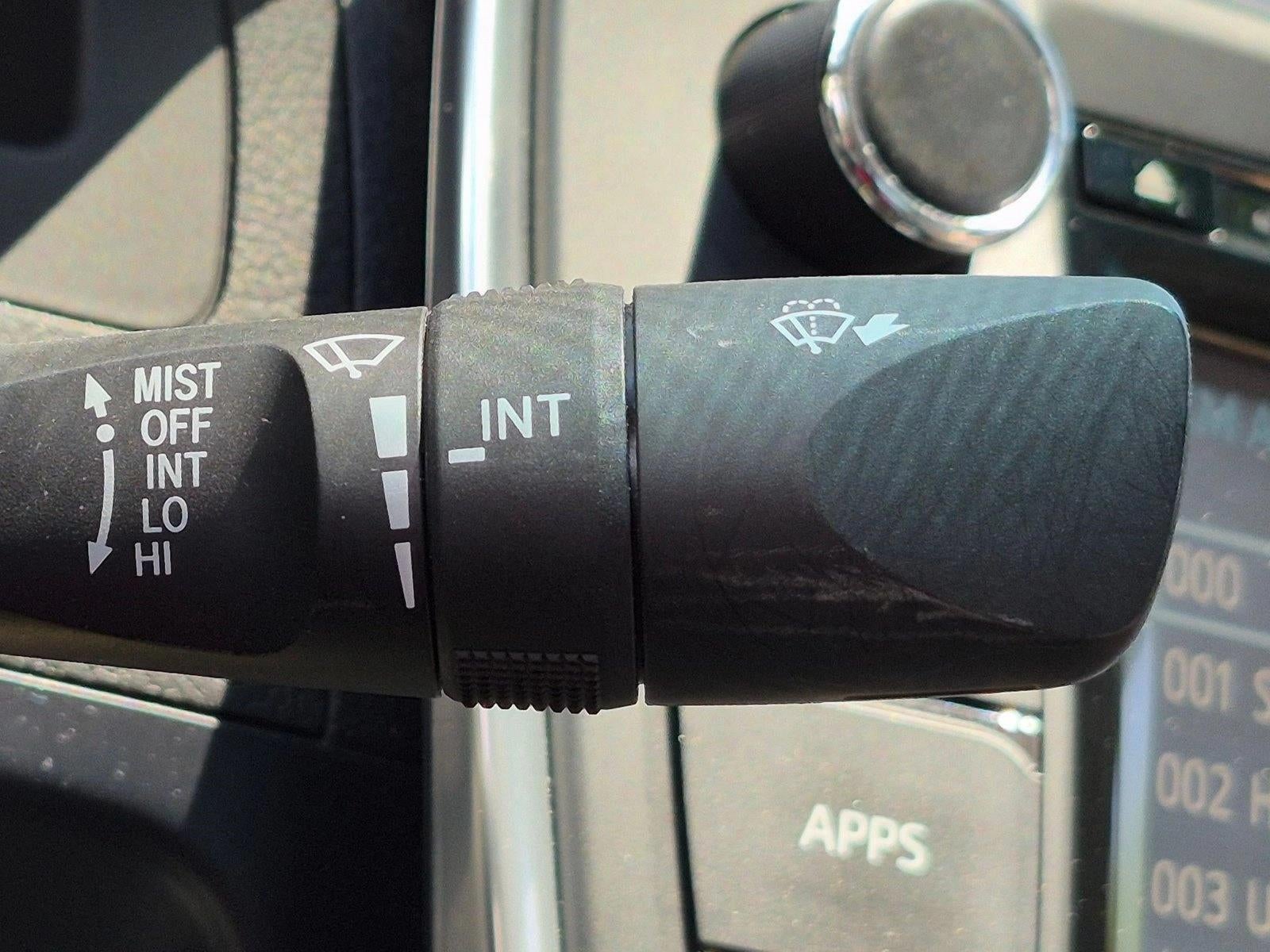 2017 Toyota Camry XLE Auto (SE)