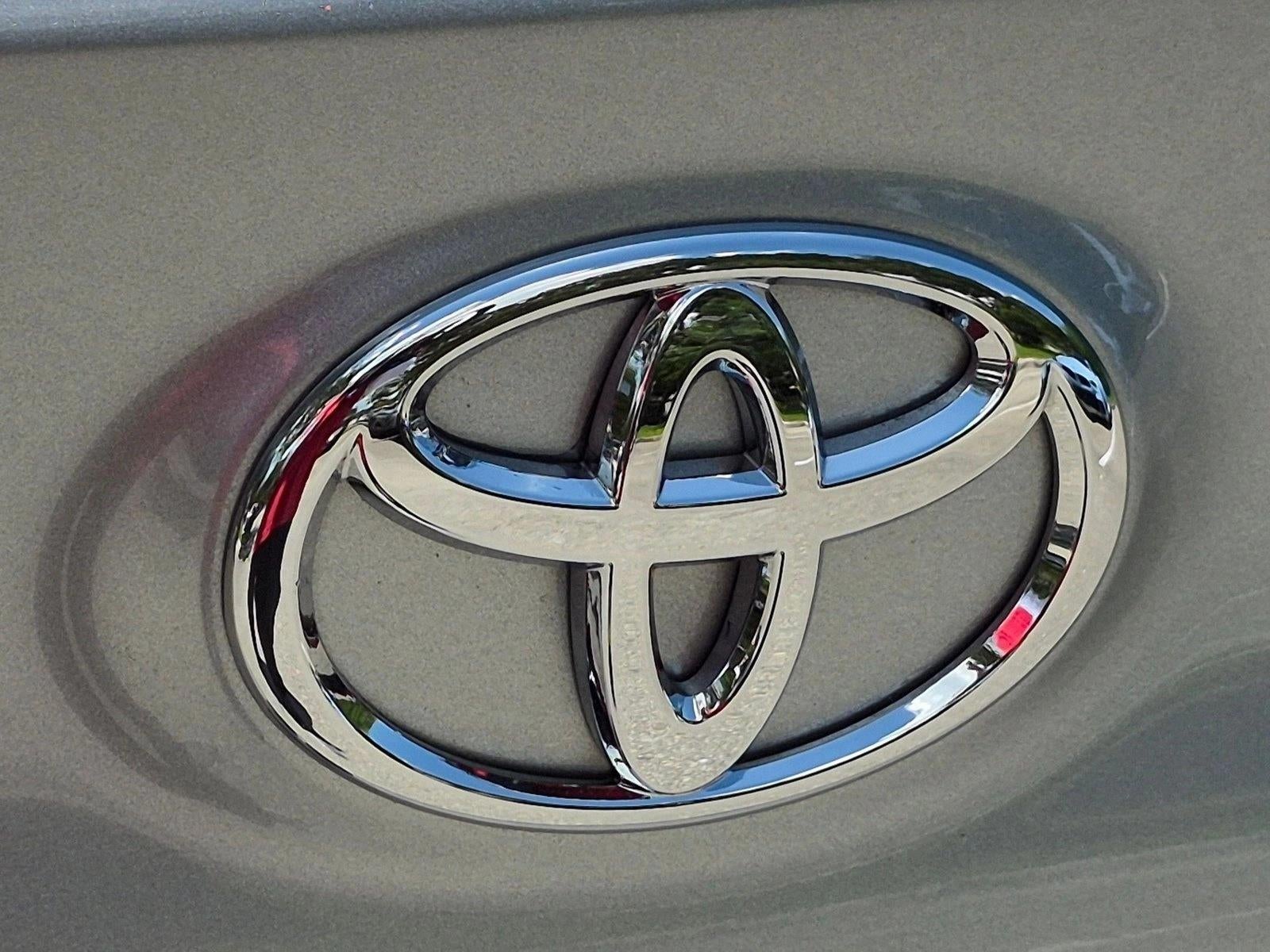 2017 Toyota Camry XLE Auto (SE)