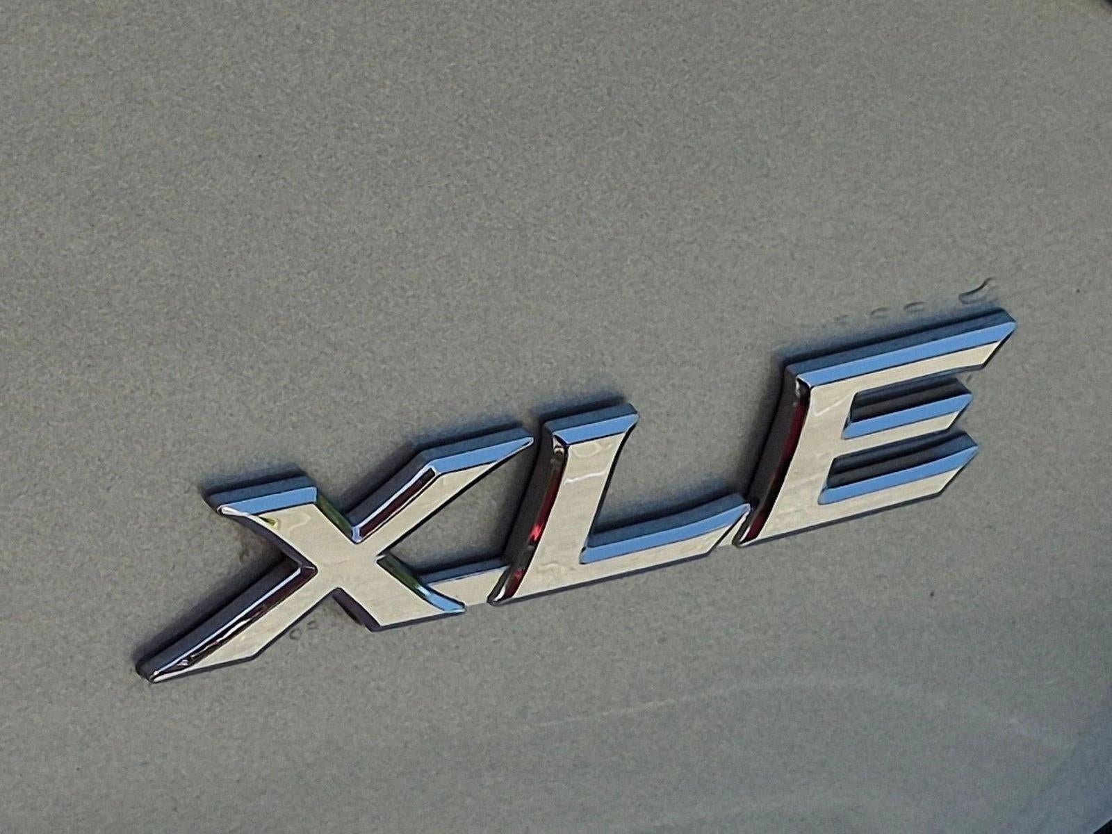 2017 Toyota Camry XLE Auto (SE)
