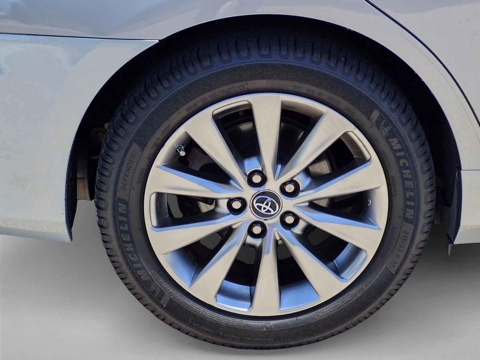 2017 Toyota Camry XLE Auto (SE)