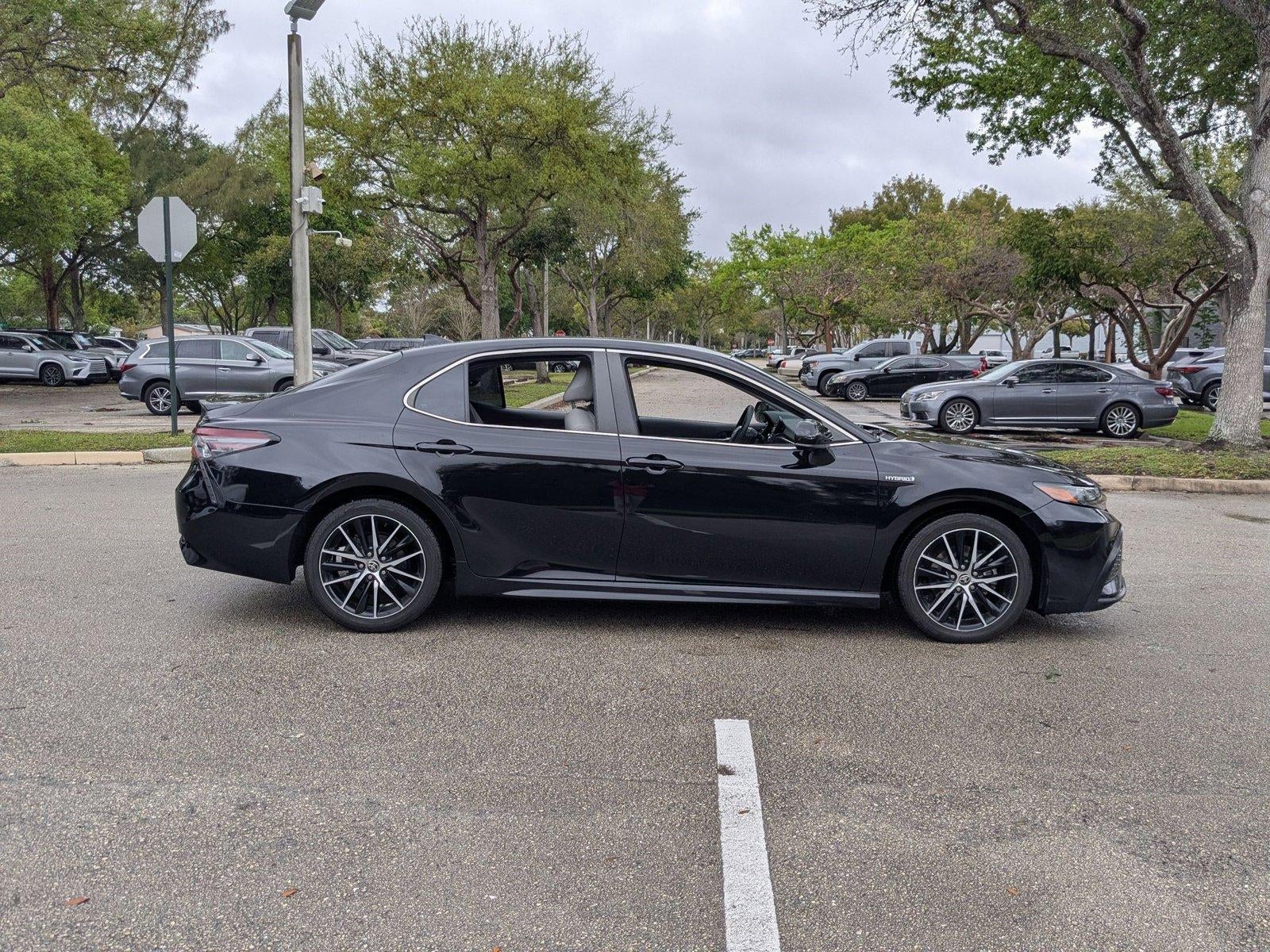 2021 Toyota Camry Hybrid SE CVT (Natl)