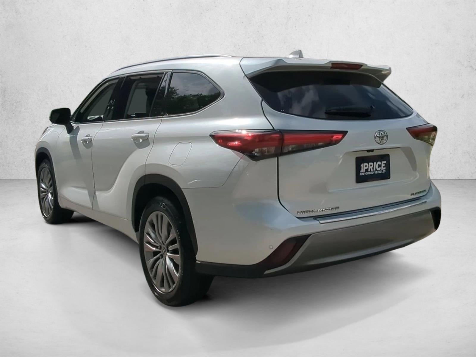 2022 Toyota Highlander Platinum FWD (Natl)