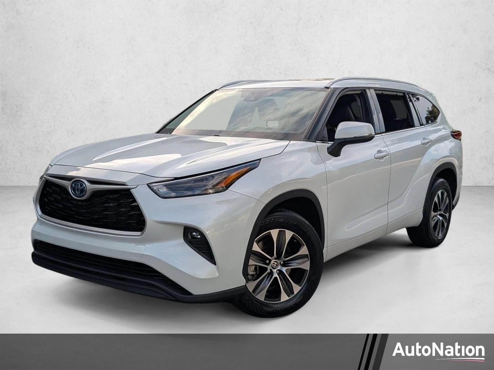 2022 Toyota Highlander Hybrid XLE FWD (Natl)