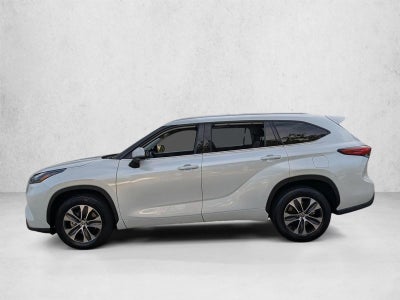2022 Toyota Highlander Hybrid XLE FWD (Natl)
