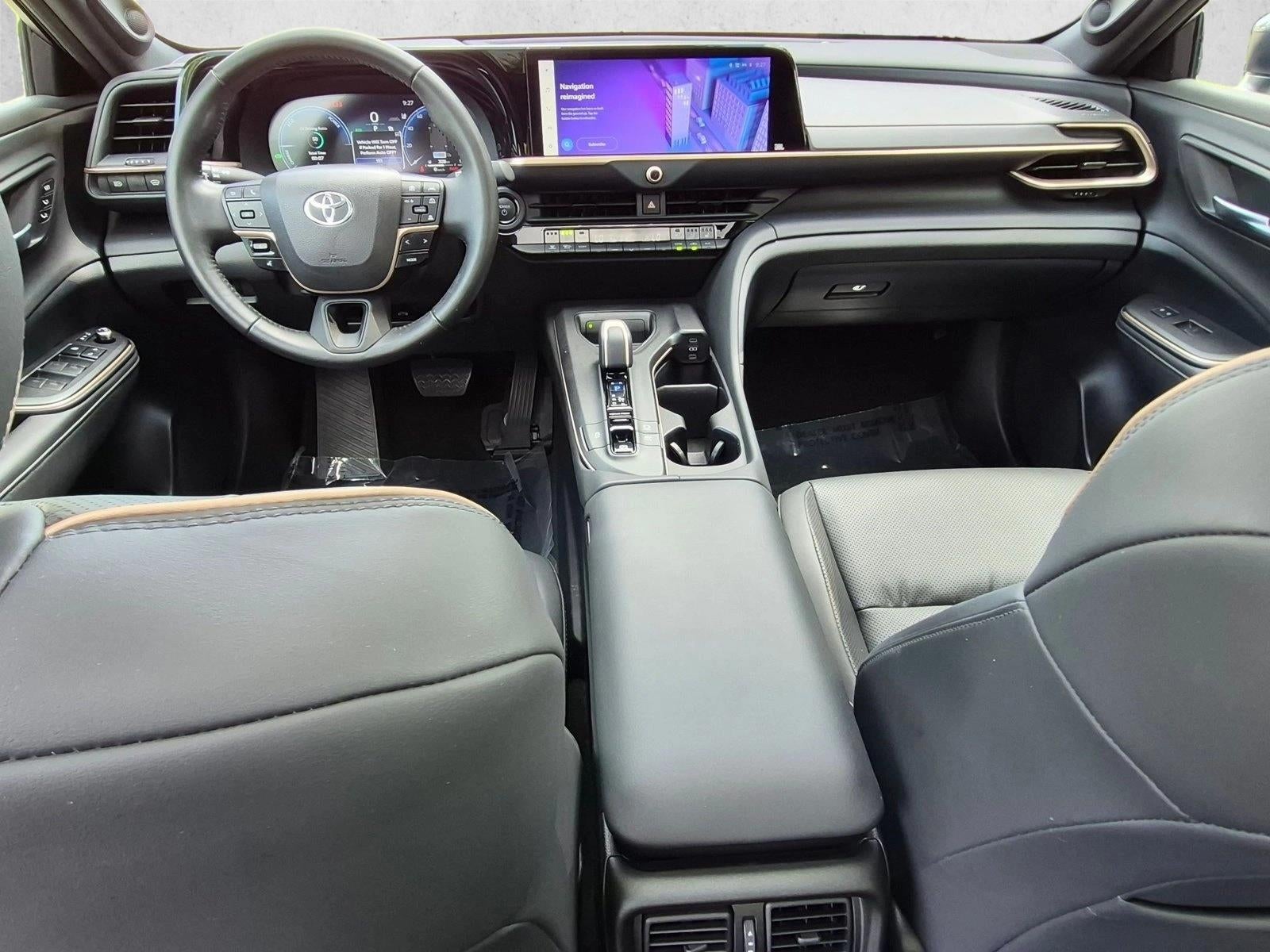 2023 Toyota Crown Limited AWD (Natl)