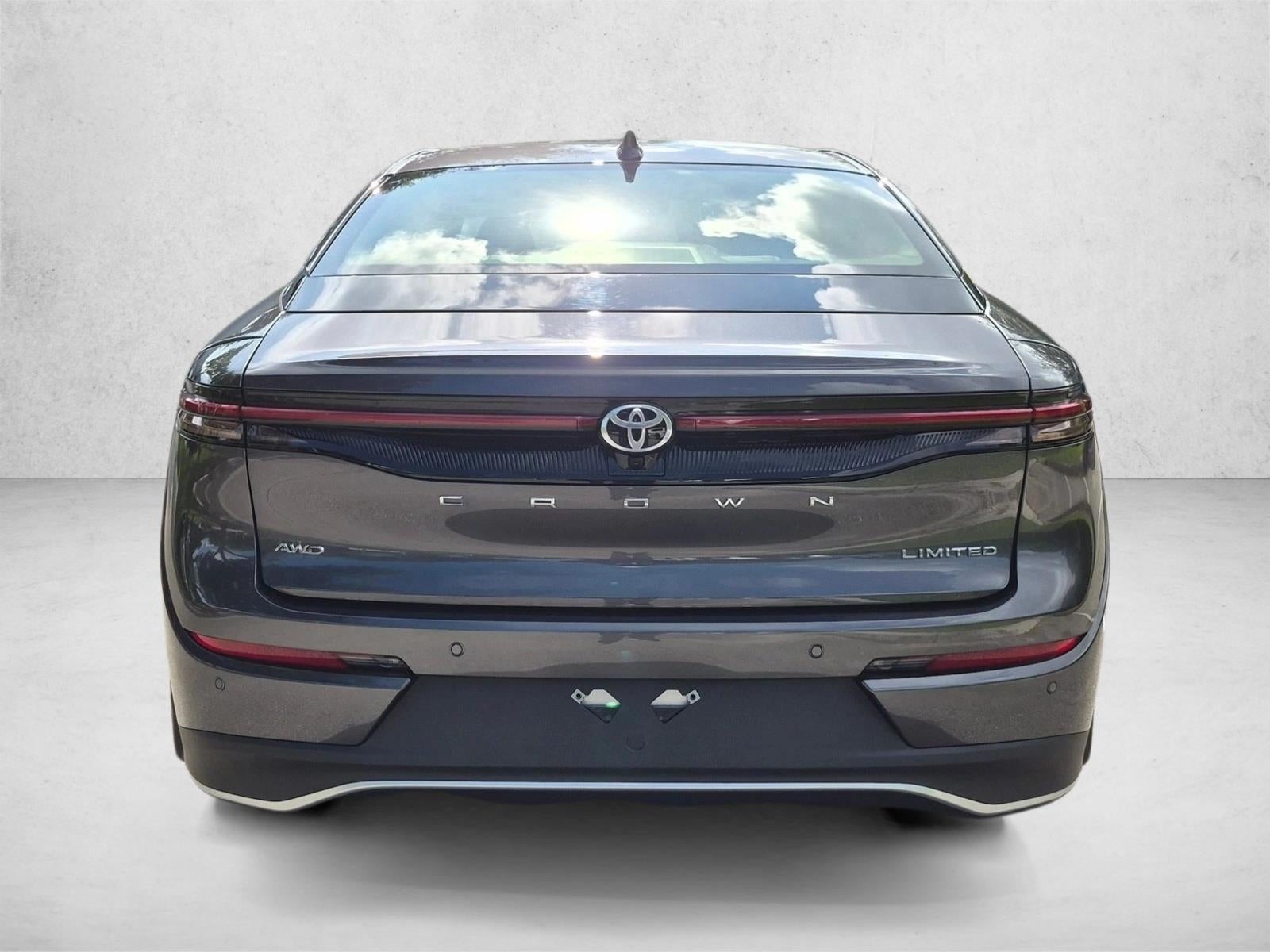 2023 Toyota Crown Limited AWD (Natl)
