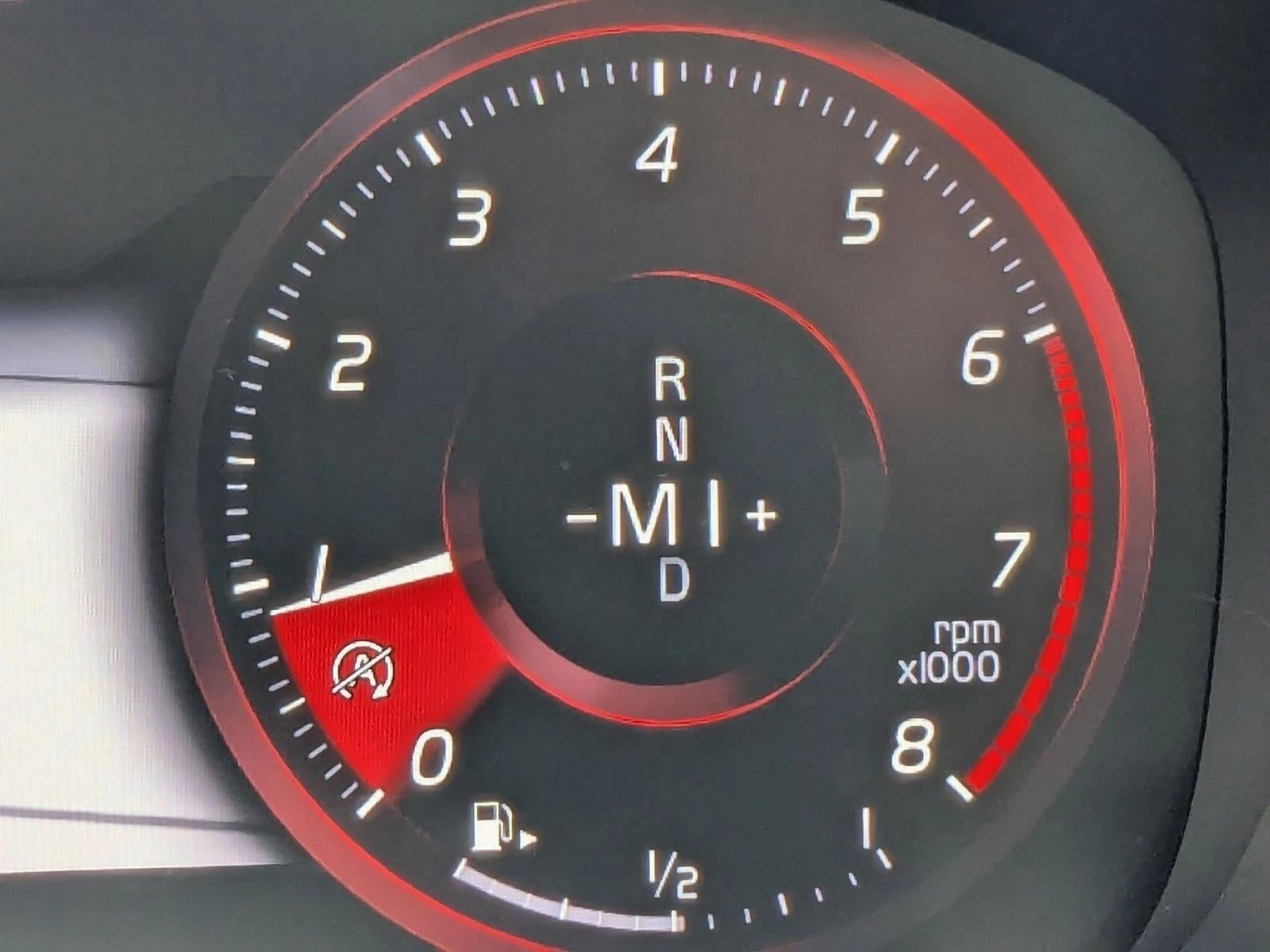 2019 Volvo XC40 T5 AWD Momentum