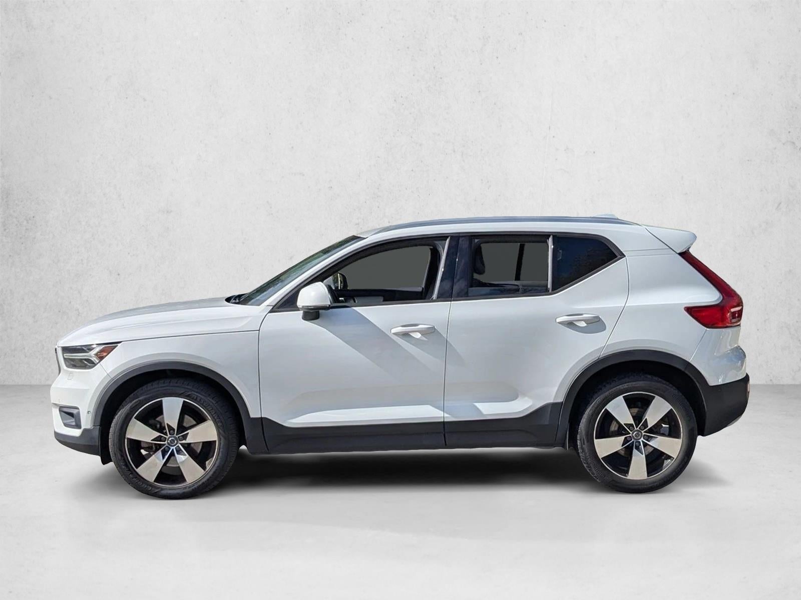 2019 Volvo XC40 T5 AWD Momentum