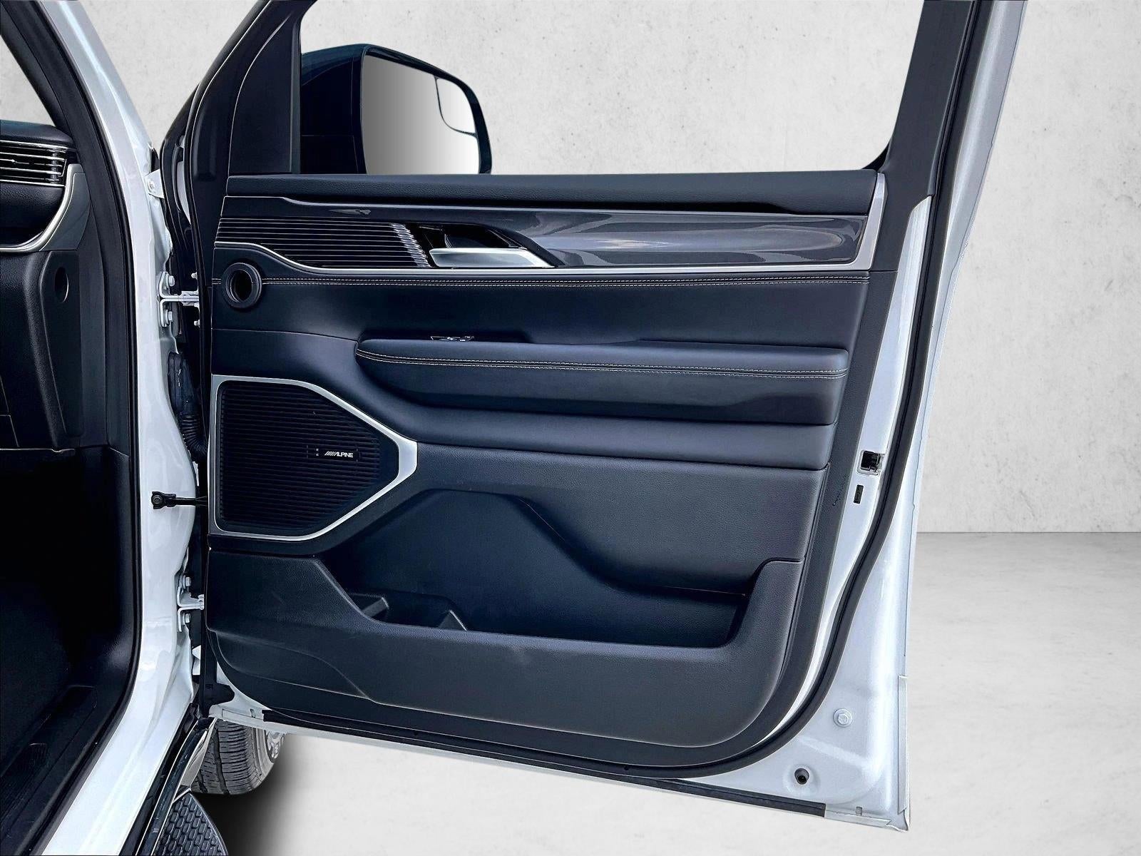 2024 Jeep Wagoneer 4x2